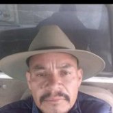 Una chica para disfrutar de la noche.