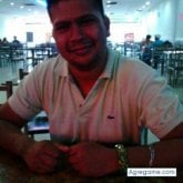 Encuentra Hombres solteros en Vargas