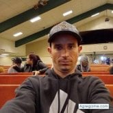 Busco pareja. Una mujer atractiva. Un