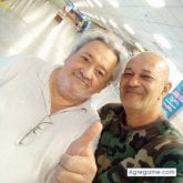 Busco pareja. Atento,romantico.