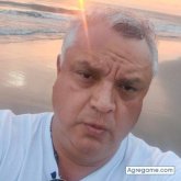 Busco conocer gente. Un hombre