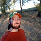 Operador. Busco ligar. Dar con mujeres,