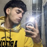 Trabajo. Busco chatear. No se que poner