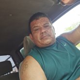 Busco ligar. Conoser chicas. Educado.