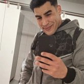 Busco pareja. Lo que sea como una amiga