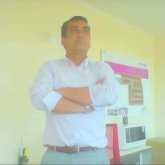 Empleado. Busco pareja. Amigas.