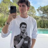 Muy dispuesto a mantener chats. Fuerte