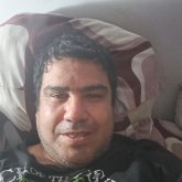 Mujer de 30 a 40 años delgada y muy