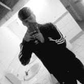 Trabajo. Busco una relación seria no