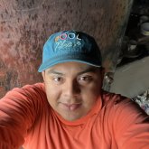 Busco pareja. Aventuras. Simpático.