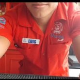 Estudiante. Busco conocer gente. Me