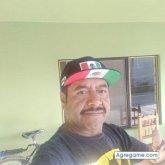 Comerciante. Busco hacer amistades.