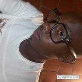 Busco ligar. Amigas. Alegre y atractivo.