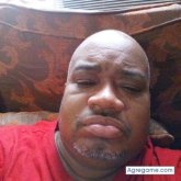 Robert2065 chico soltero en Hicksville