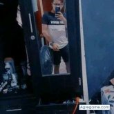 Busco ligar. Mujeres. Una persona