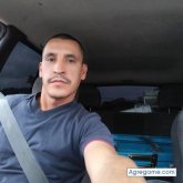 isidroaguilar8906 chico soltero en Delano