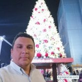 Busco conocer gente. Una mujer con