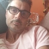 Pension. A poder ser el pelo largo y