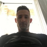 Camarero. Busco pareja.