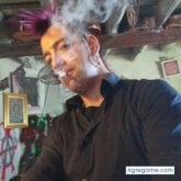 Busco ligar. Mujer. Feliz de la vida.