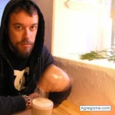 Asator chico soltero en Barcelona