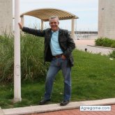 Encuentra Hombres solteros en Mataró