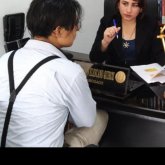 Mujeres alegres y solteras. Joven