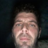 Divertida y kiera cosas nuevas. Bueenas