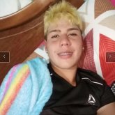 Trabajador. Mujeres cerca de pasto