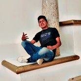 Estudiante. A alguien que se como yo