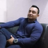 Busco pareja. Algo bien. Alegre. La