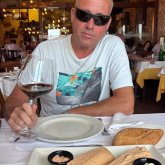 Conocer gente nueva y nuevas amistades.