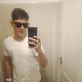 Busco ligar. Mujeres. El futbol.