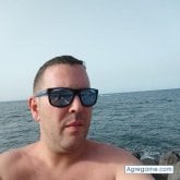 Busco pareja. Chica normal y corriente.