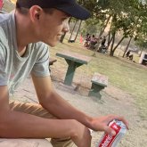 Desempleado. Busco hacer amistades.