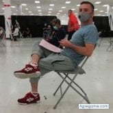 Encuentra Hombres solteros en Avenal