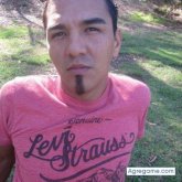 Encuentra Hombres solteros en North Hills