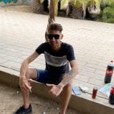 Camarero. Busco pareja. Chicas maduras.