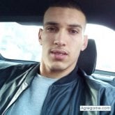Encuentra Hombres solteros en Marín