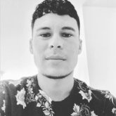 Cerca de donde vivo mujeres.