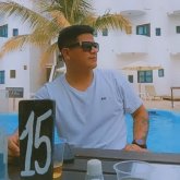 Una chica que quiera pasarla bien. Chico