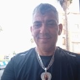 Jubilado. Yo mido 1.82 soltero. La pesca