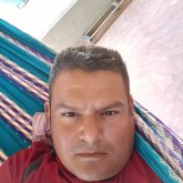 Busco conocer gente. Amistades. Alegre.