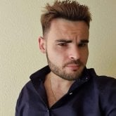 Auxiliar de enfermería. Busco pareja.