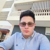 Estudiante. Busco conocer gente. Si eres