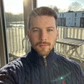 Mujeres bella ……………. Hola