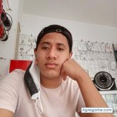 Trabajo. Busco ligar.