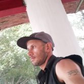 Técnico. Busco hacer amistades. Mujeres