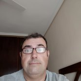 Busco a alguien un poco afín a mí,que