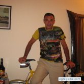goberna chico separado en Vigo